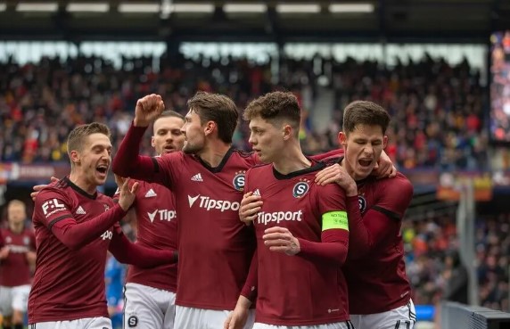 加拉塔萨雷：欧冠赛场上的&ldquo;逆袭狂想曲&rdquo;