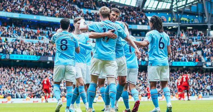 曼城欧冠征途：荣耀与挫折交织的传奇